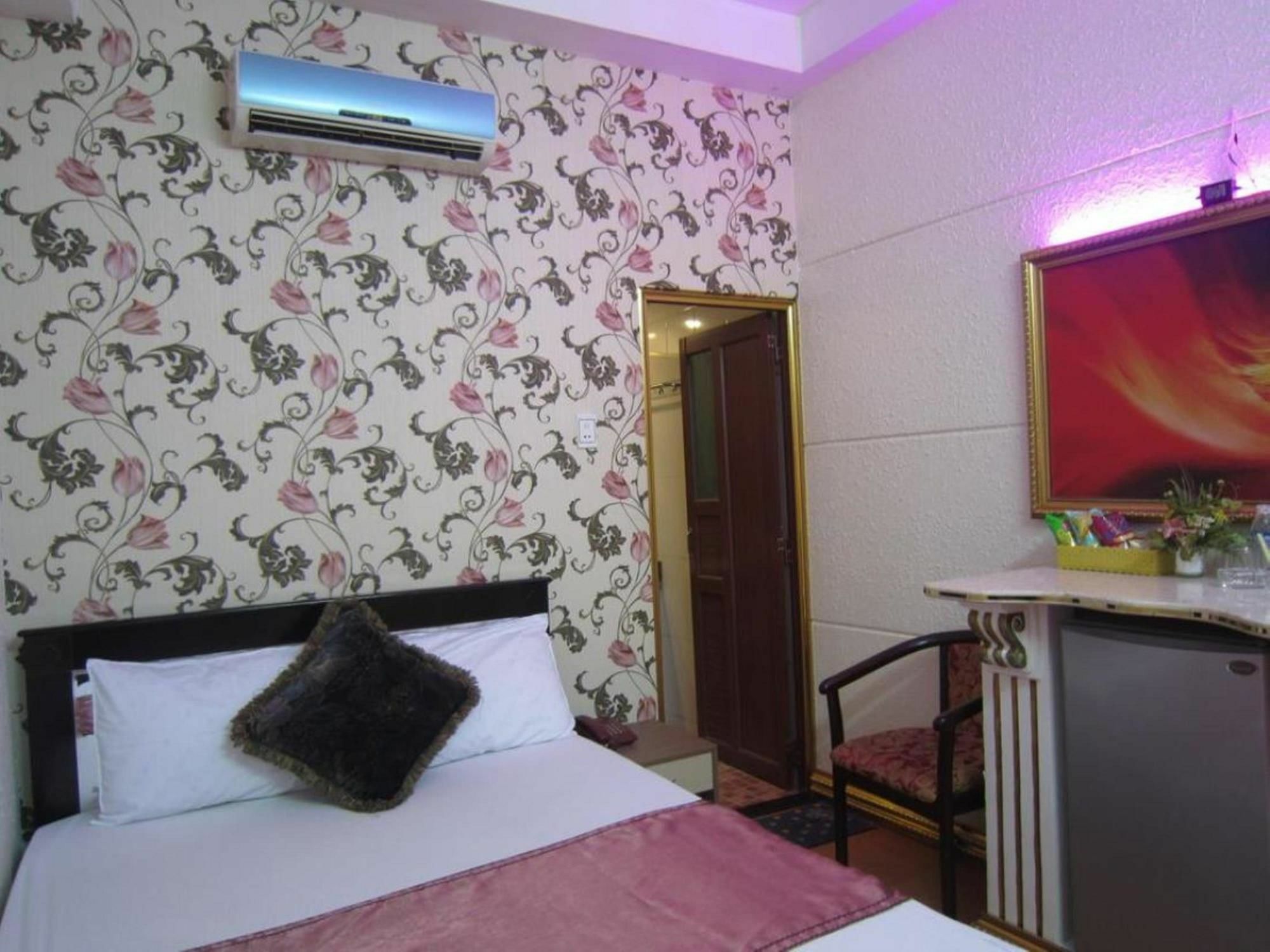 OYO 253 Khách sạn Tân Hà TP. Hồ Chí Minh Ngoại thất bức ảnh