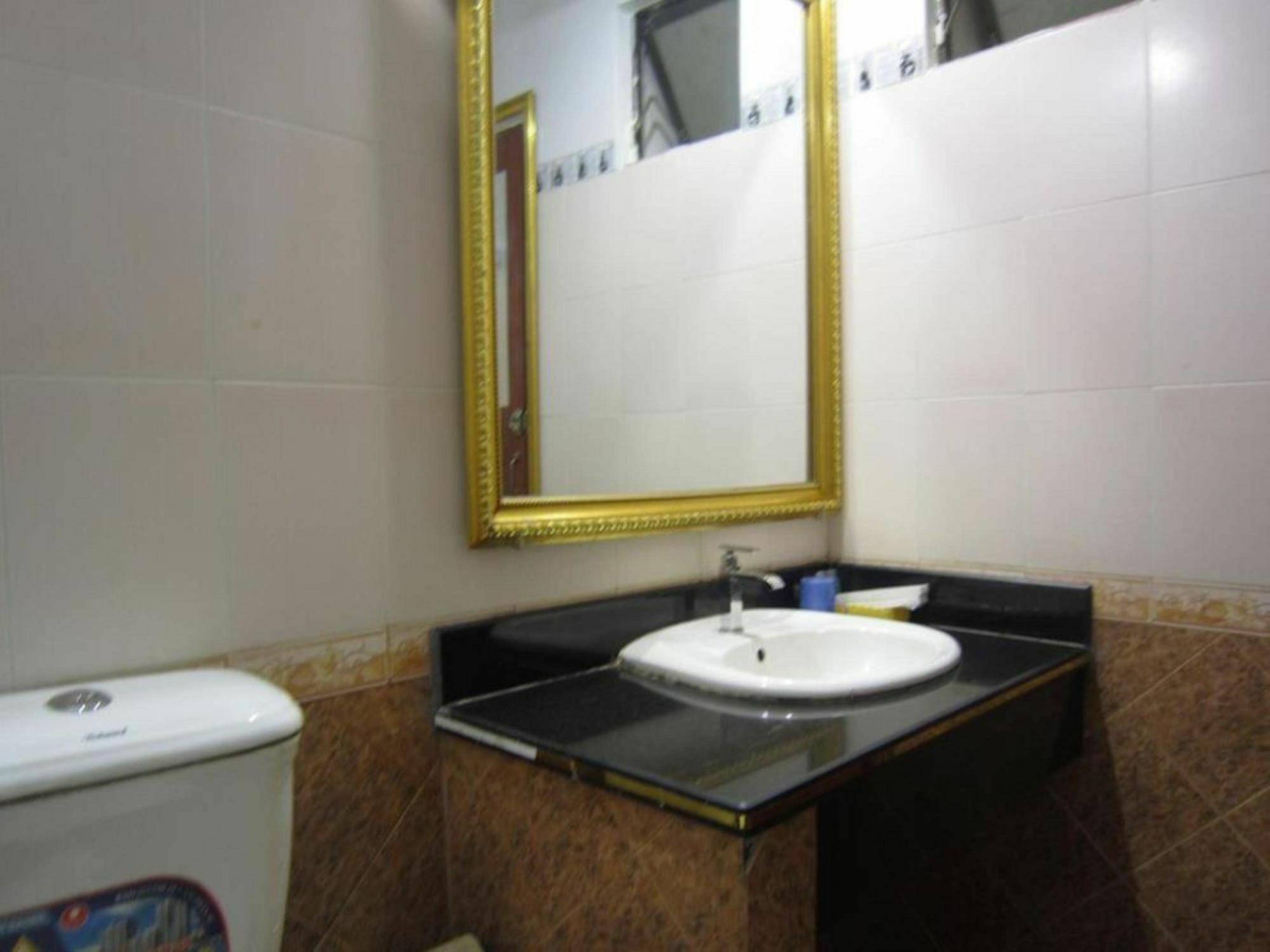 OYO 253 Khách sạn Tân Hà TP. Hồ Chí Minh Ngoại thất bức ảnh